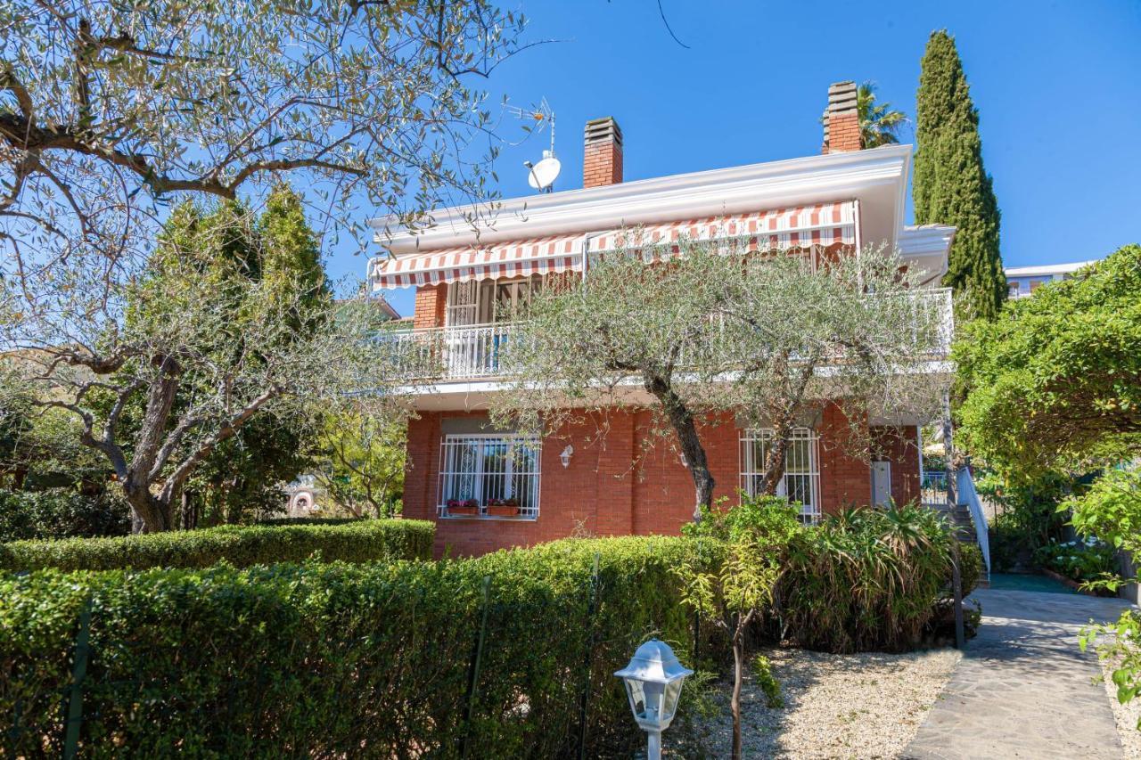 Villa La Rodina Diano Marina Exteriér fotografie