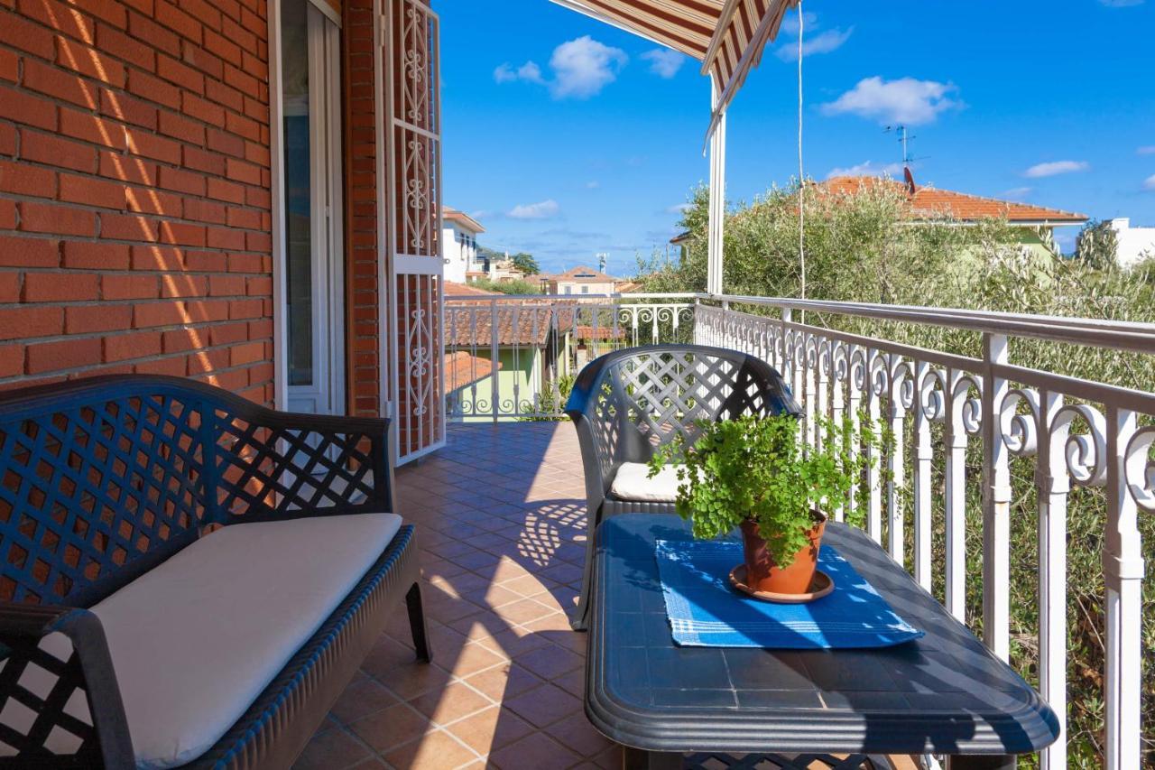 Villa La Rodina Diano Marina Exteriér fotografie