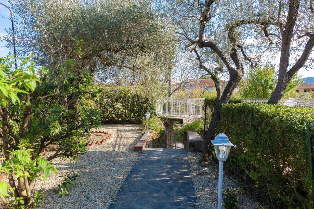 Villa La Rodina Diano Marina Exteriér fotografie